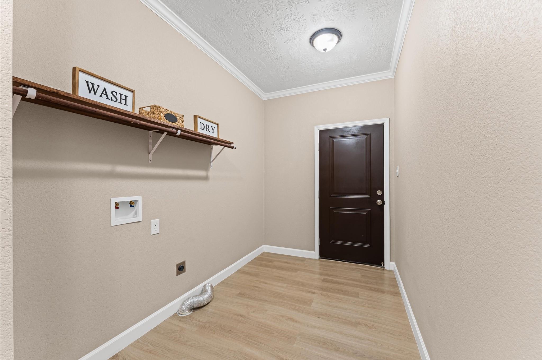 1207 Peter Pine Street