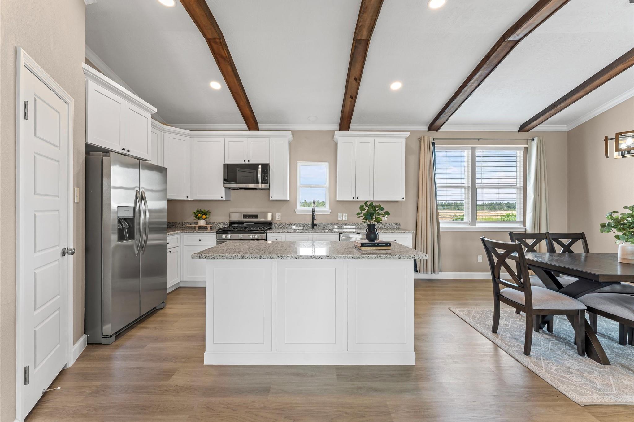 1207 Peter Pine Street