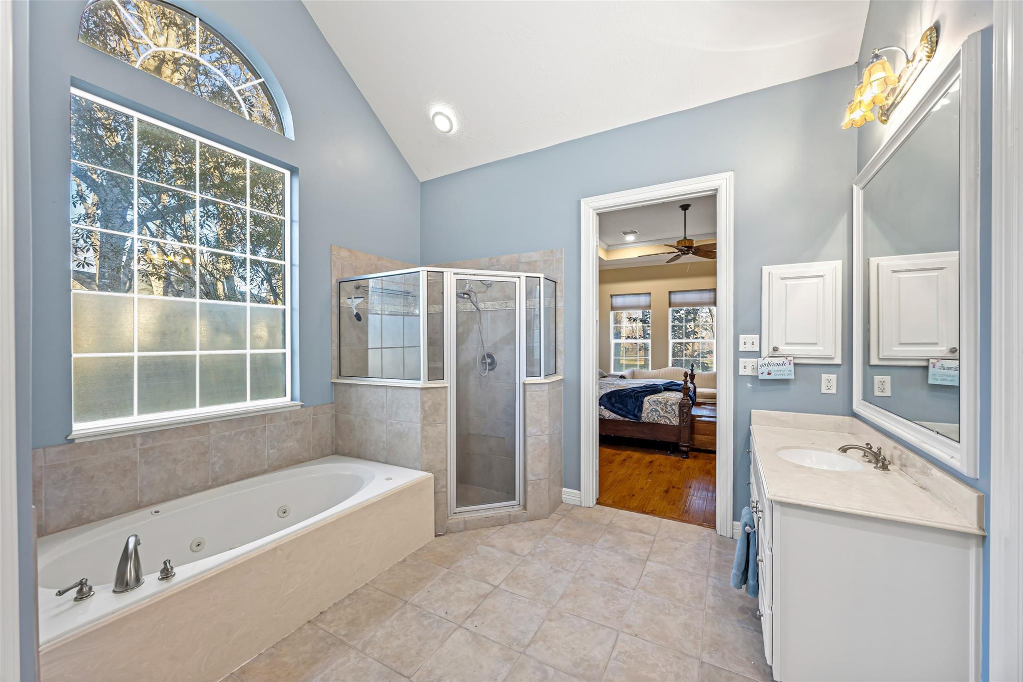 3015 River Forest Dr