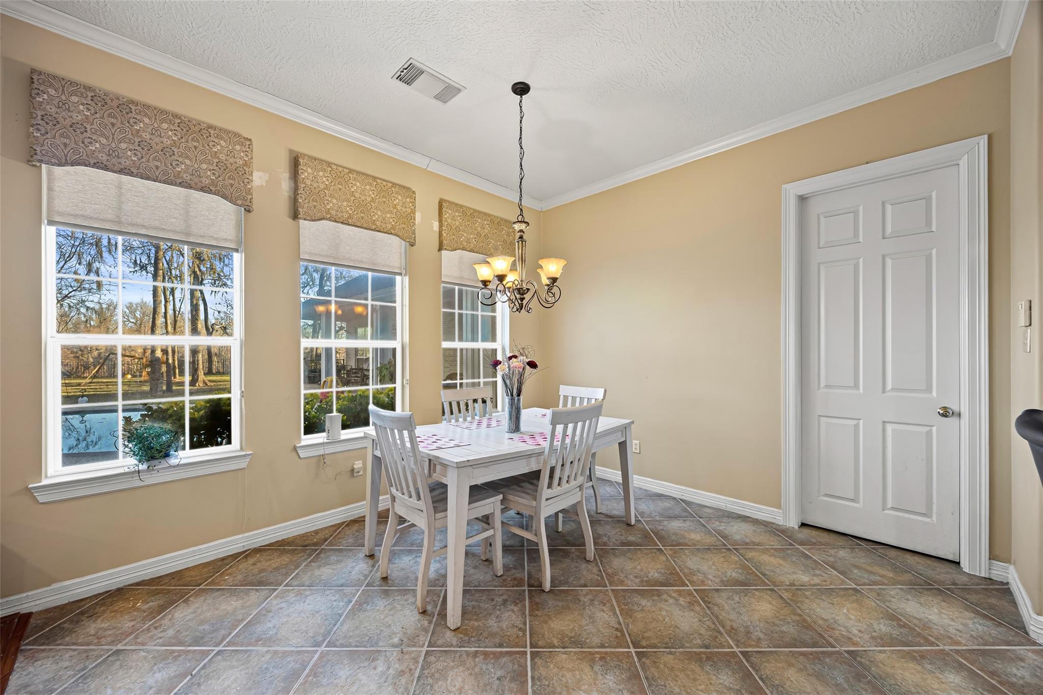 3015 River Forest Dr