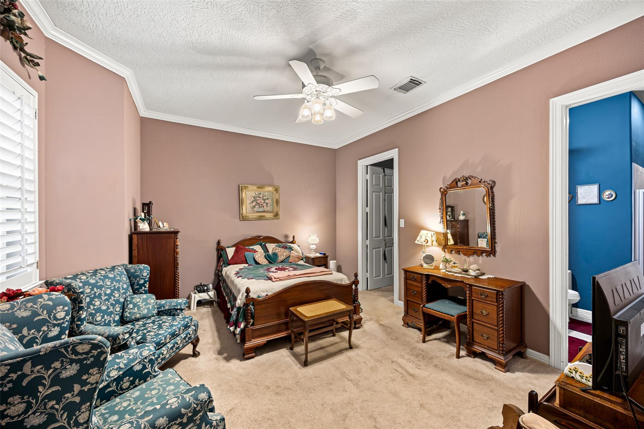 3015 River Forest Dr