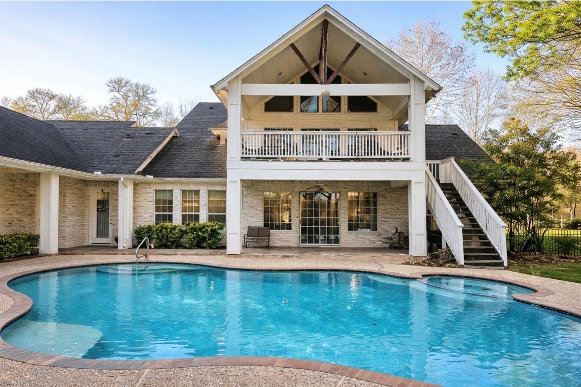 3015 River Forest Dr