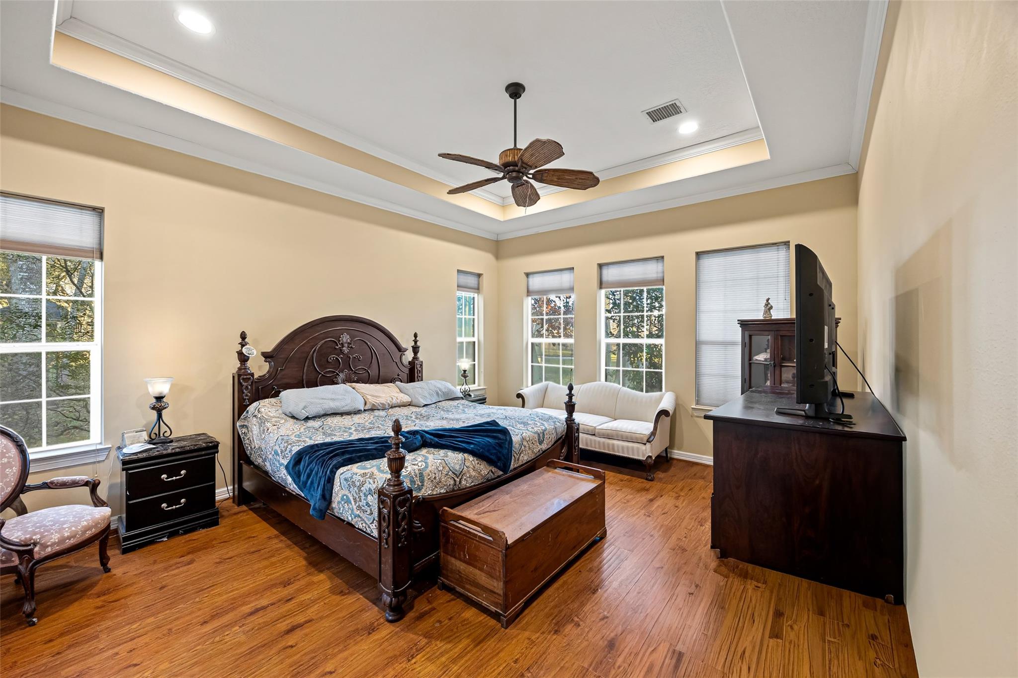 3015 River Forest Dr