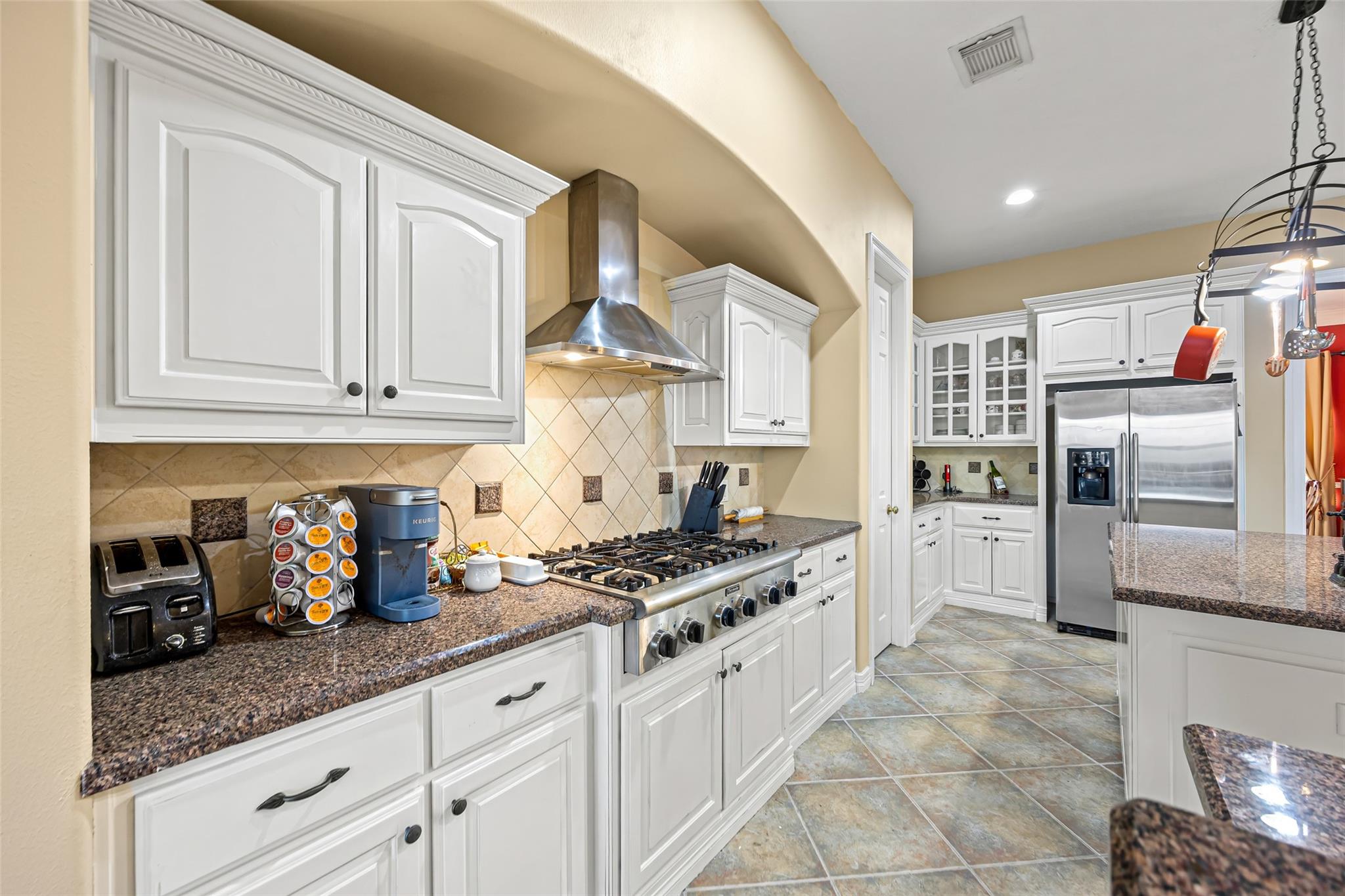 3015 River Forest Dr