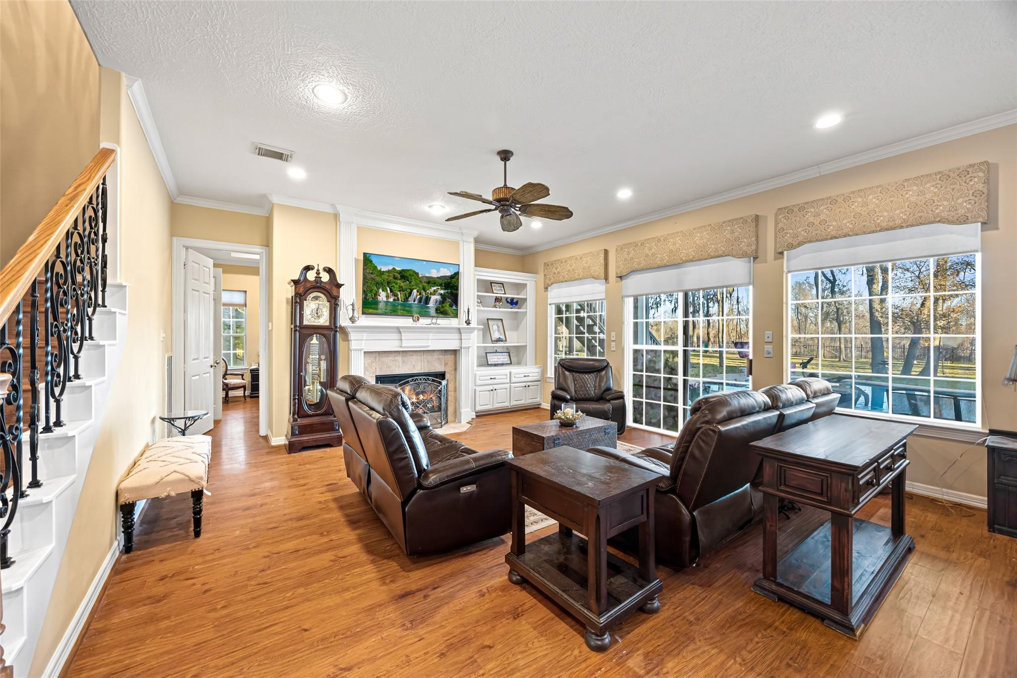 3015 River Forest Dr