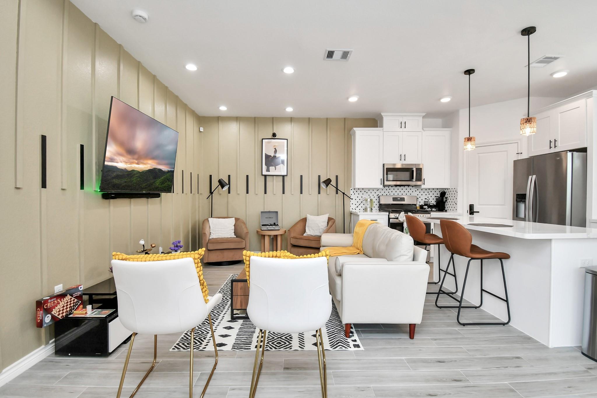 8406 Parnell Street Unit: A/B