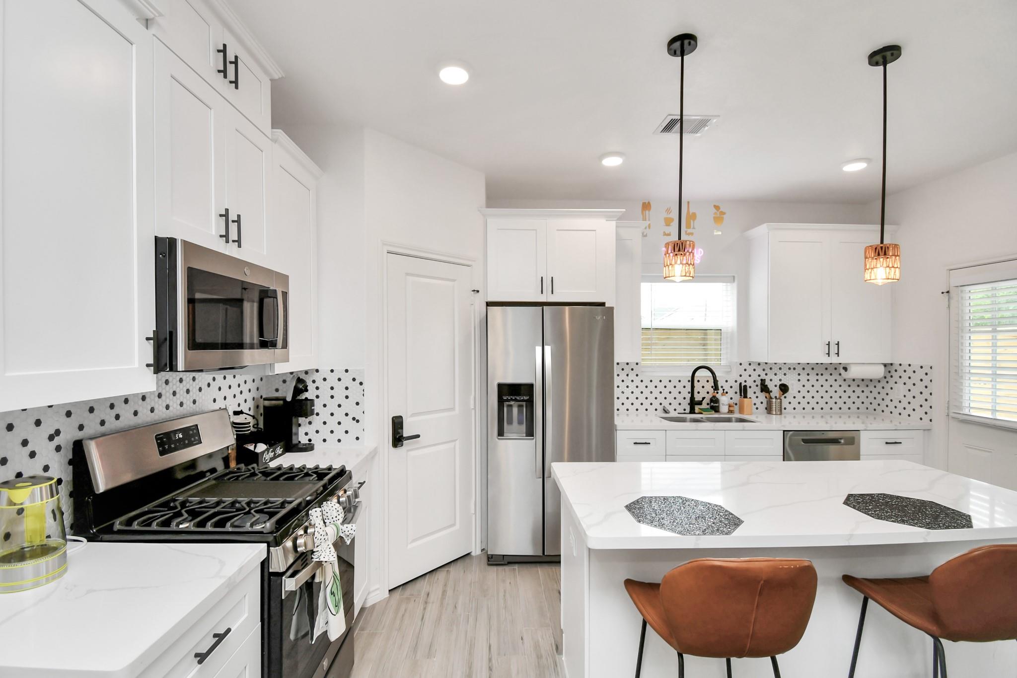 8406 Parnell Street Unit: A/B