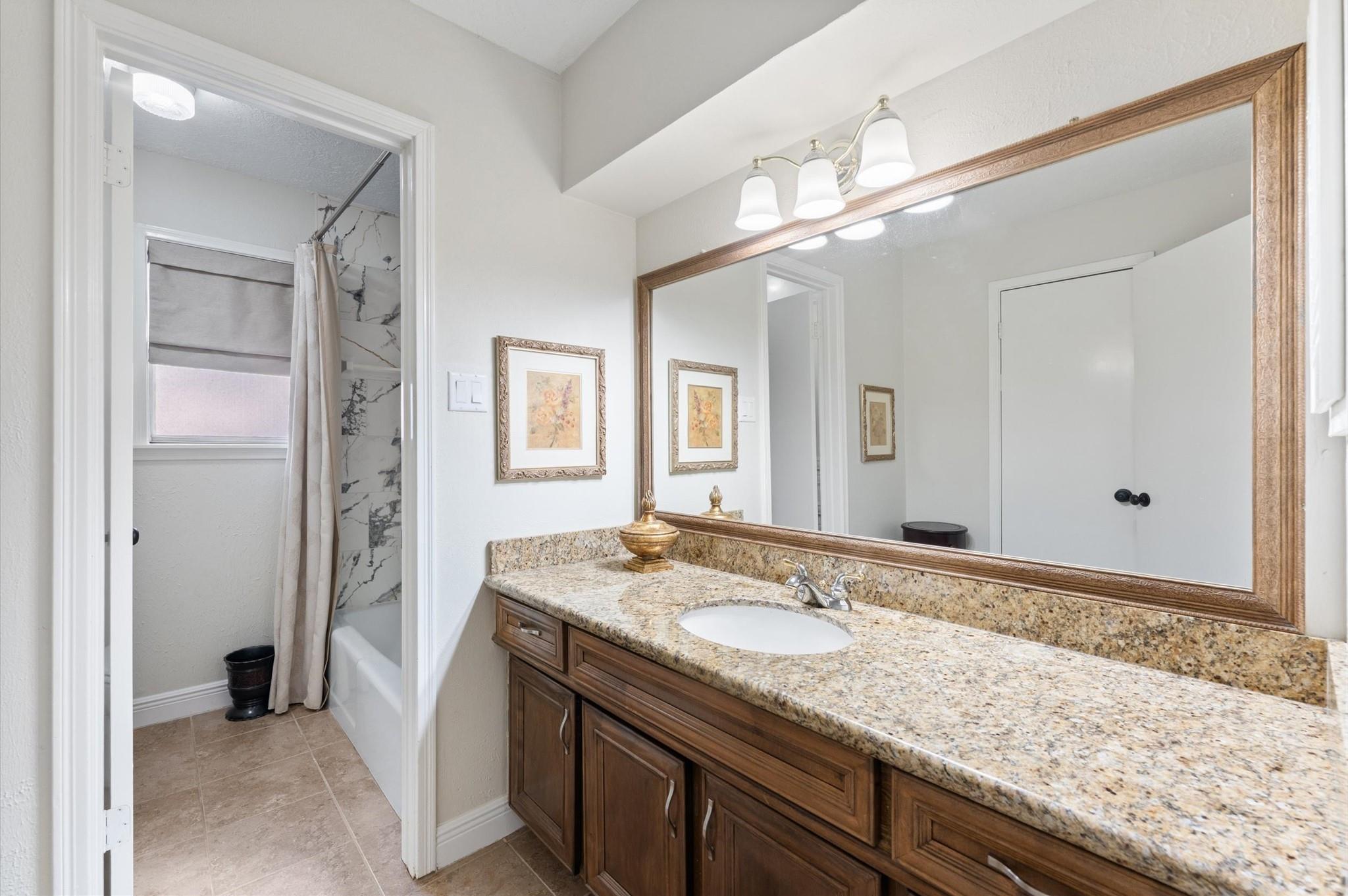 5515 Moss Glenn Lane