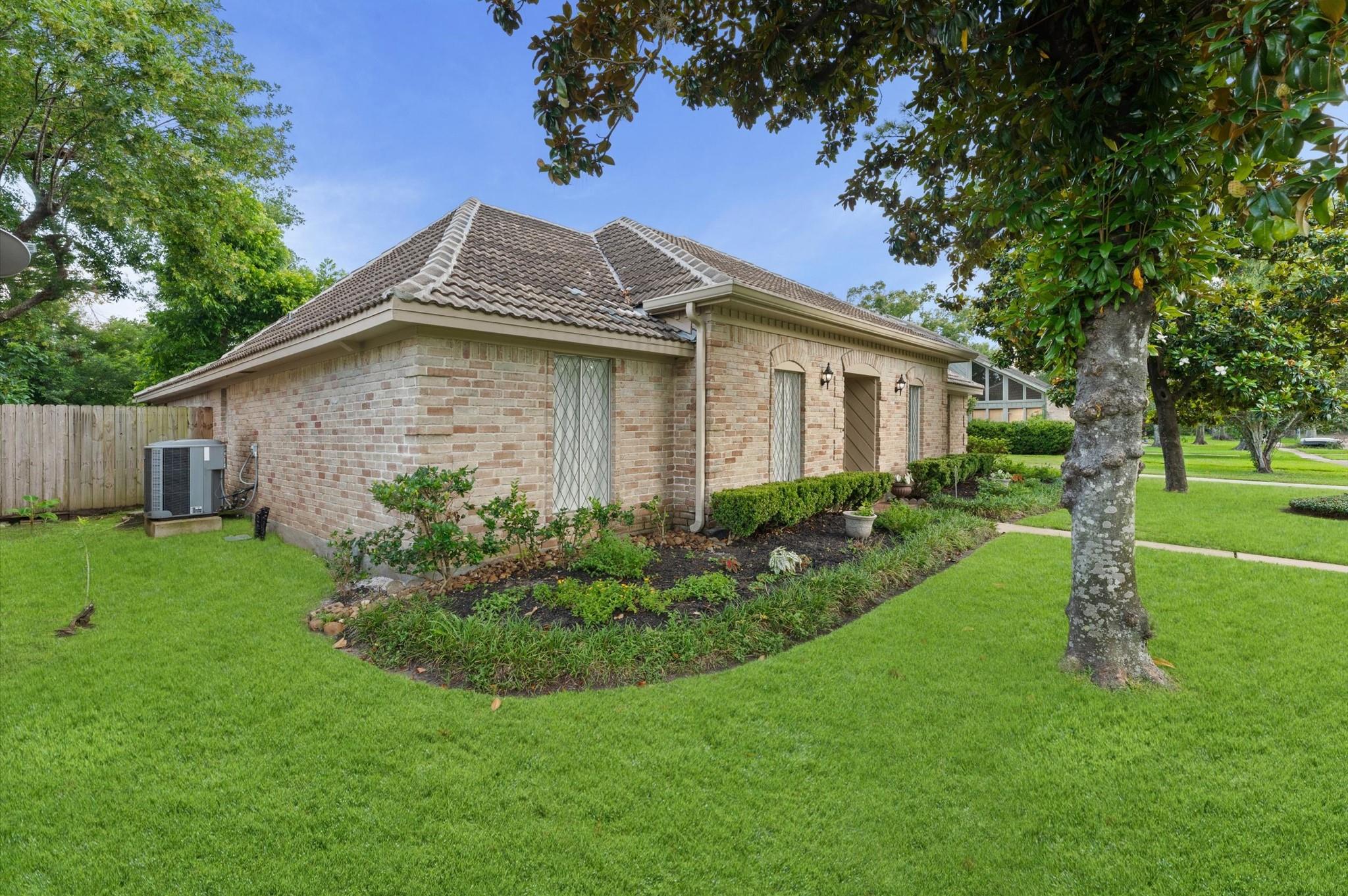5515 Moss Glenn Lane