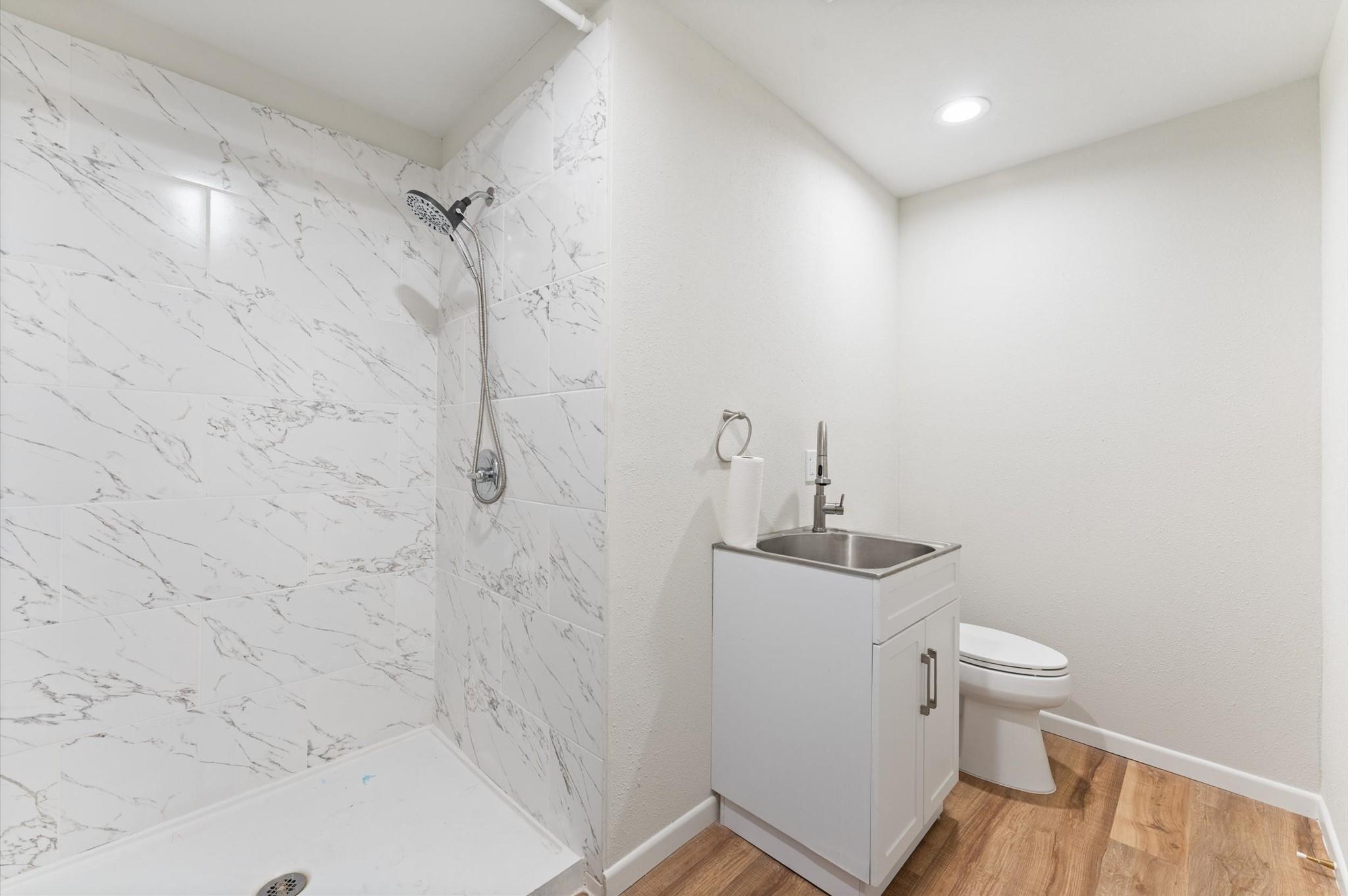 5515 Moss Glenn Lane