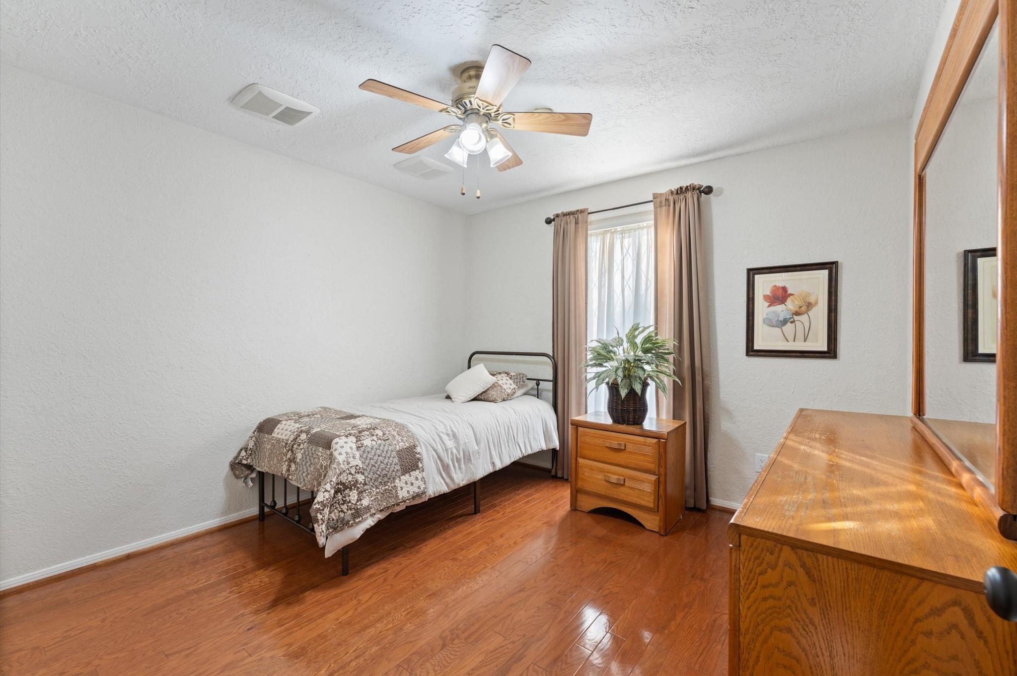 5515 Moss Glenn Lane