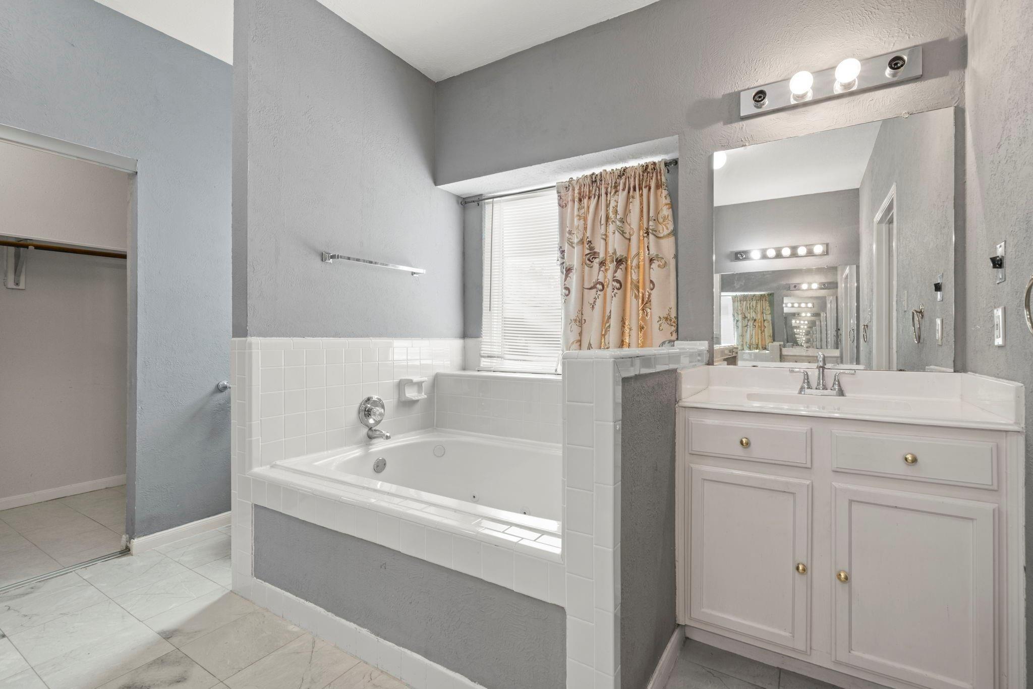 12819 Orchard Hollow Way