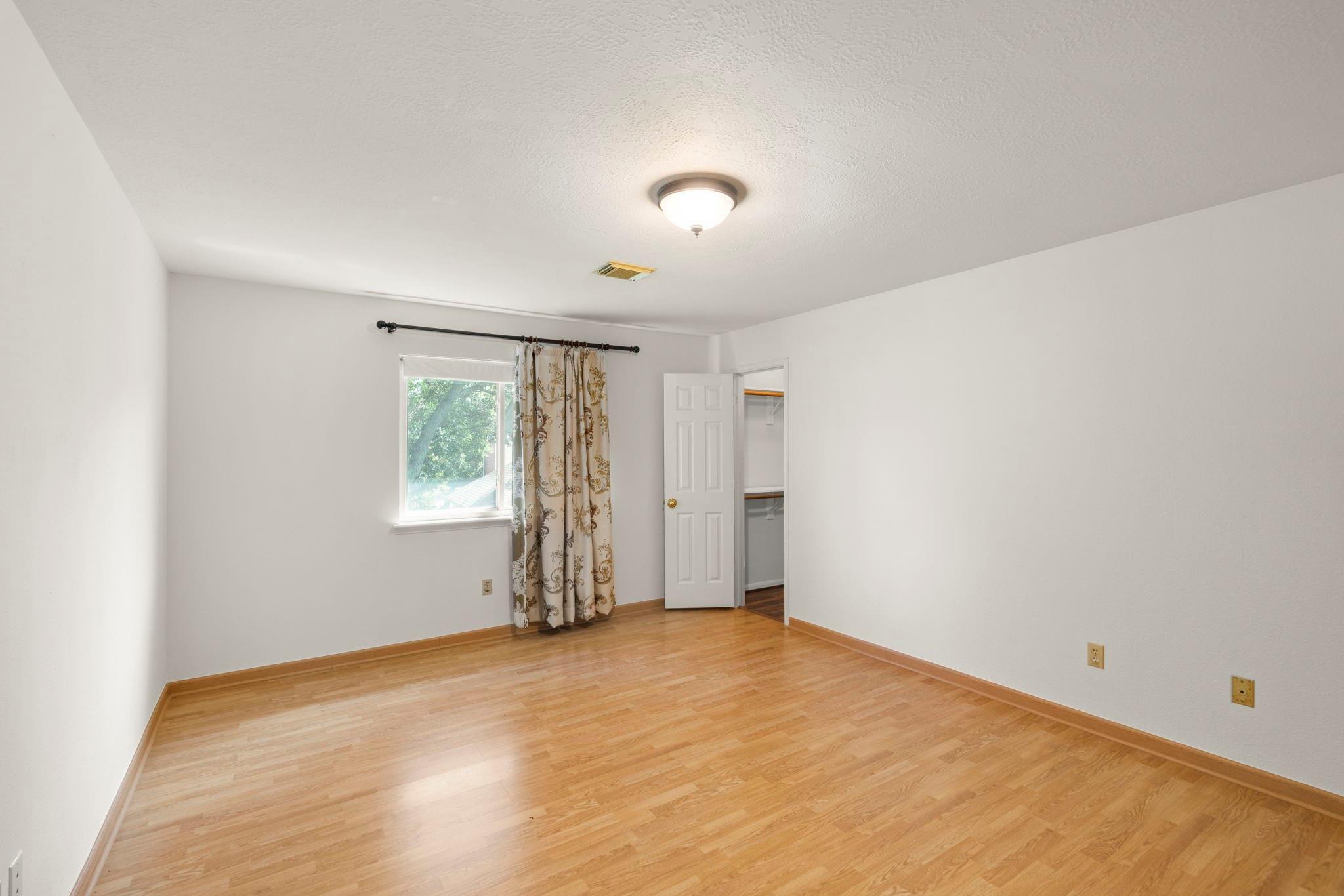 12819 Orchard Hollow Way