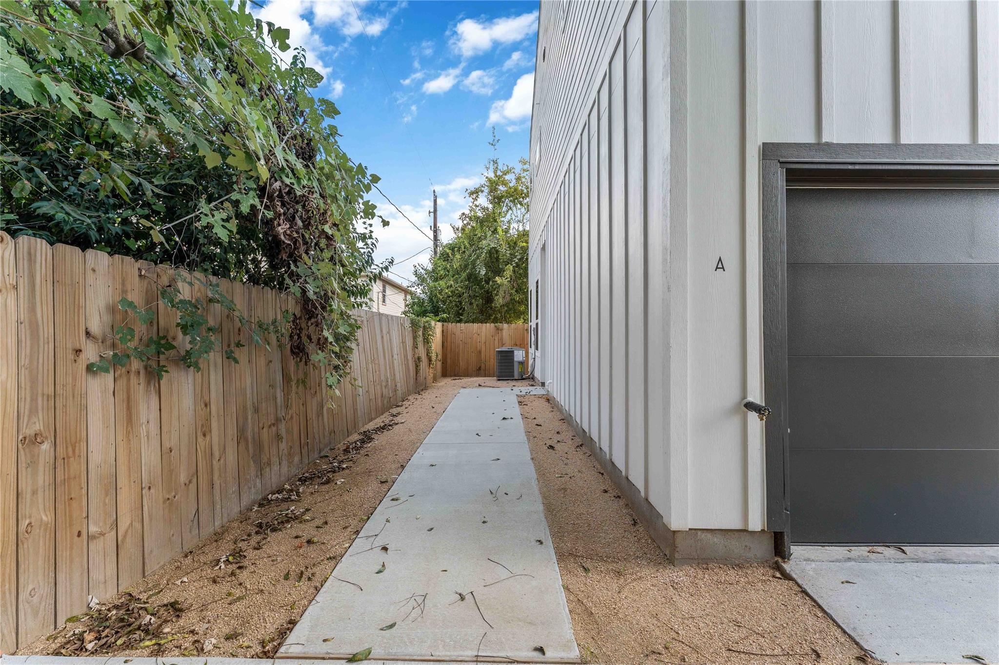 4713 Mallow Street Unit: C/D