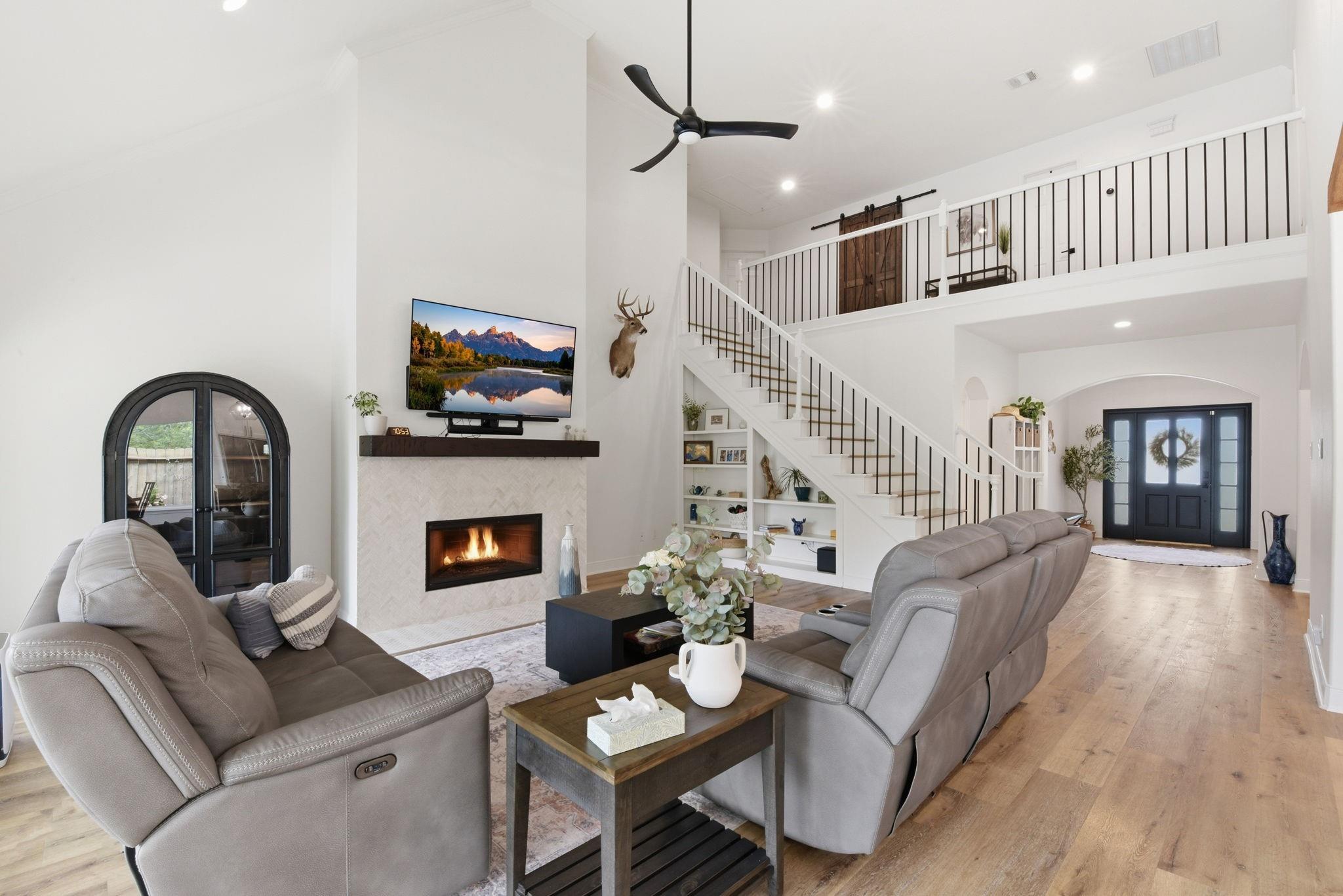 68 E Sandalbranch Circle