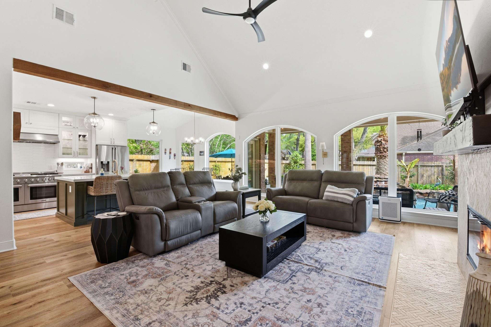 68 E Sandalbranch Circle