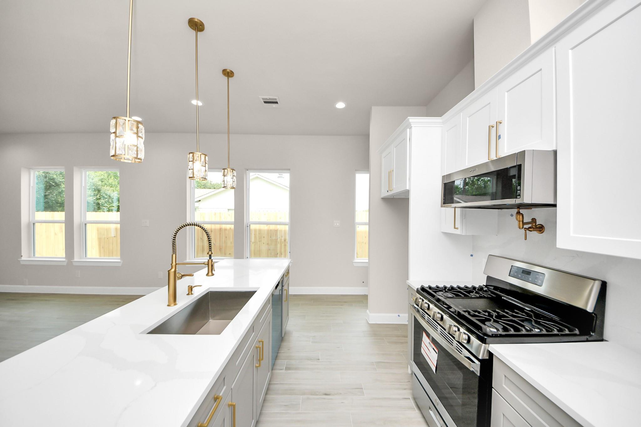 5218 Higgins Street Unit: A/B