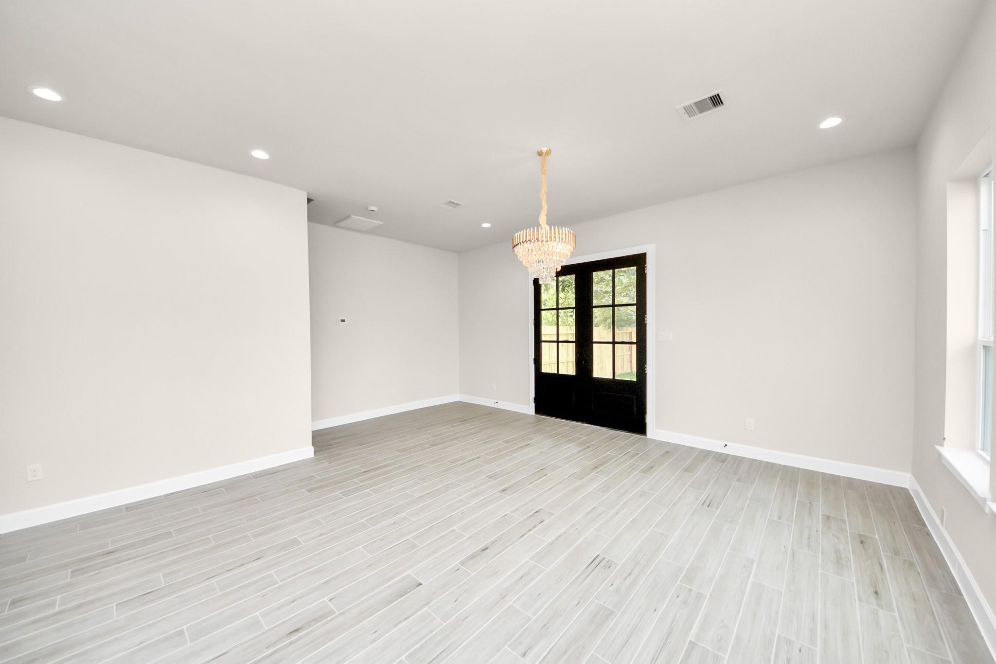 5218 Higgins Street Unit: A/B