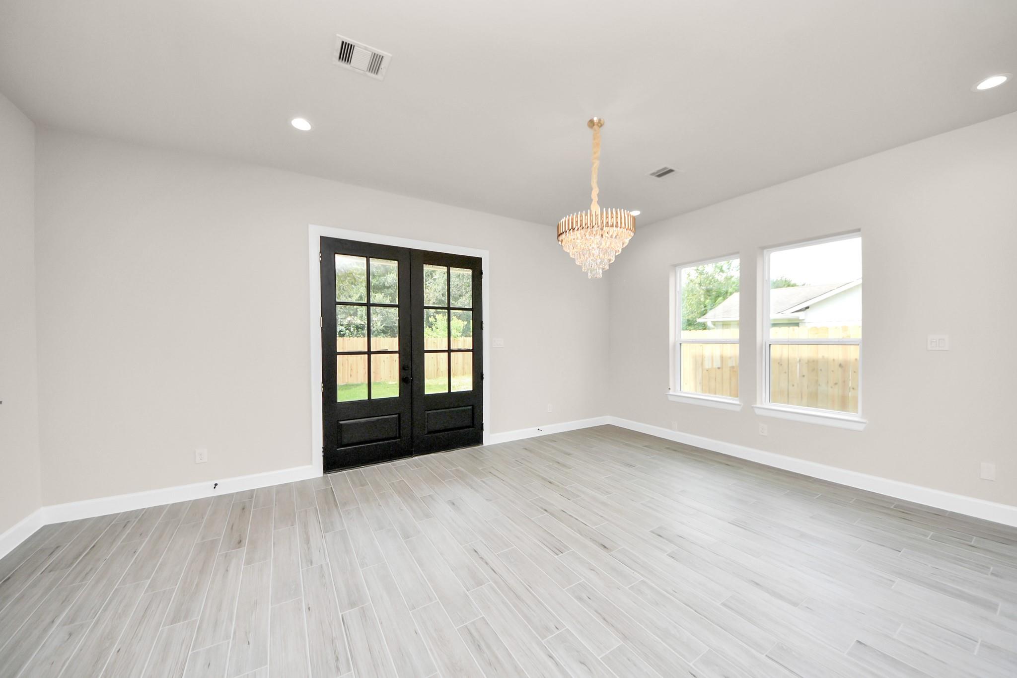 5218 Higgins Street Unit: A/B