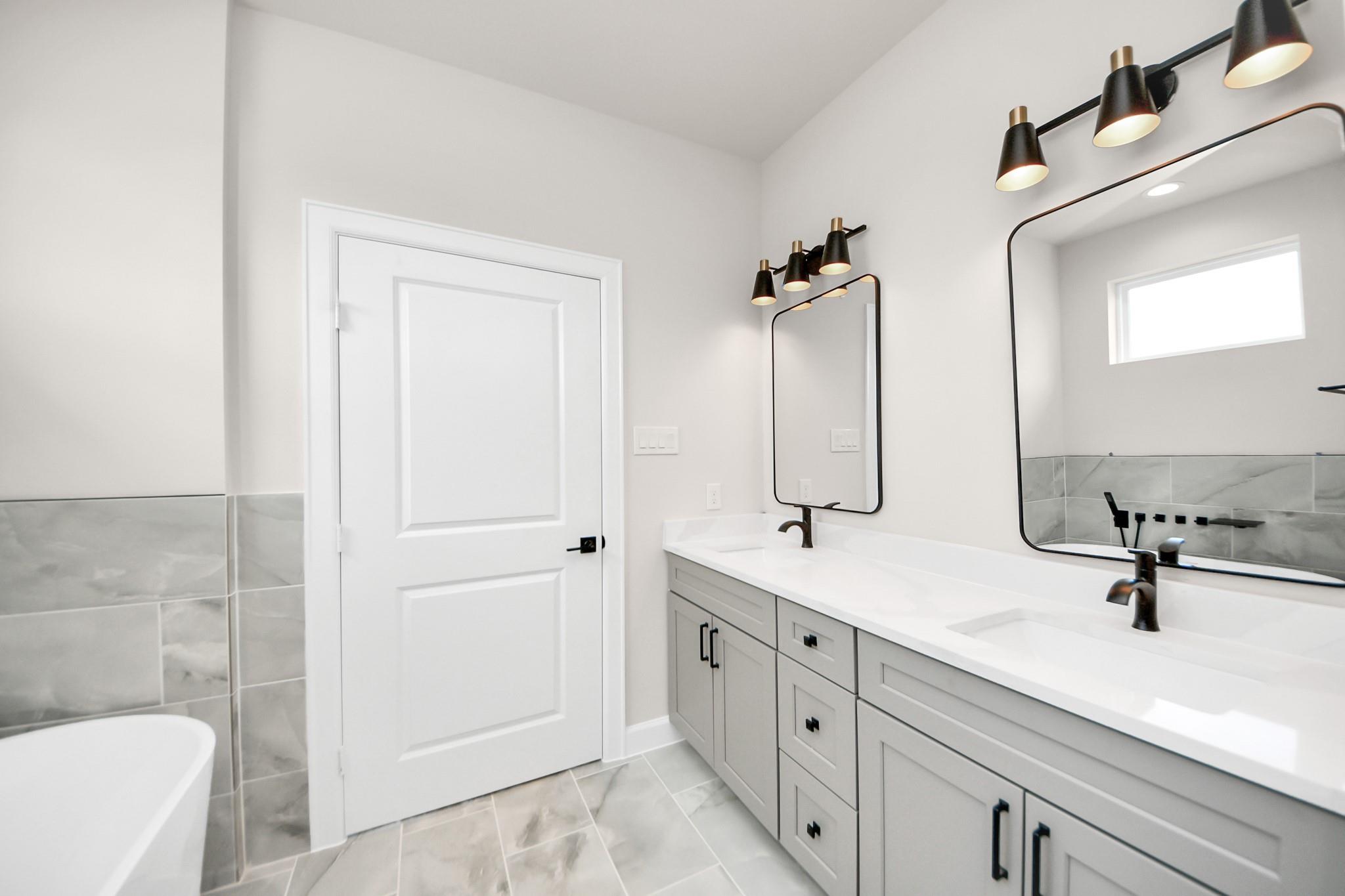 5218 Higgins Street Unit: A/B