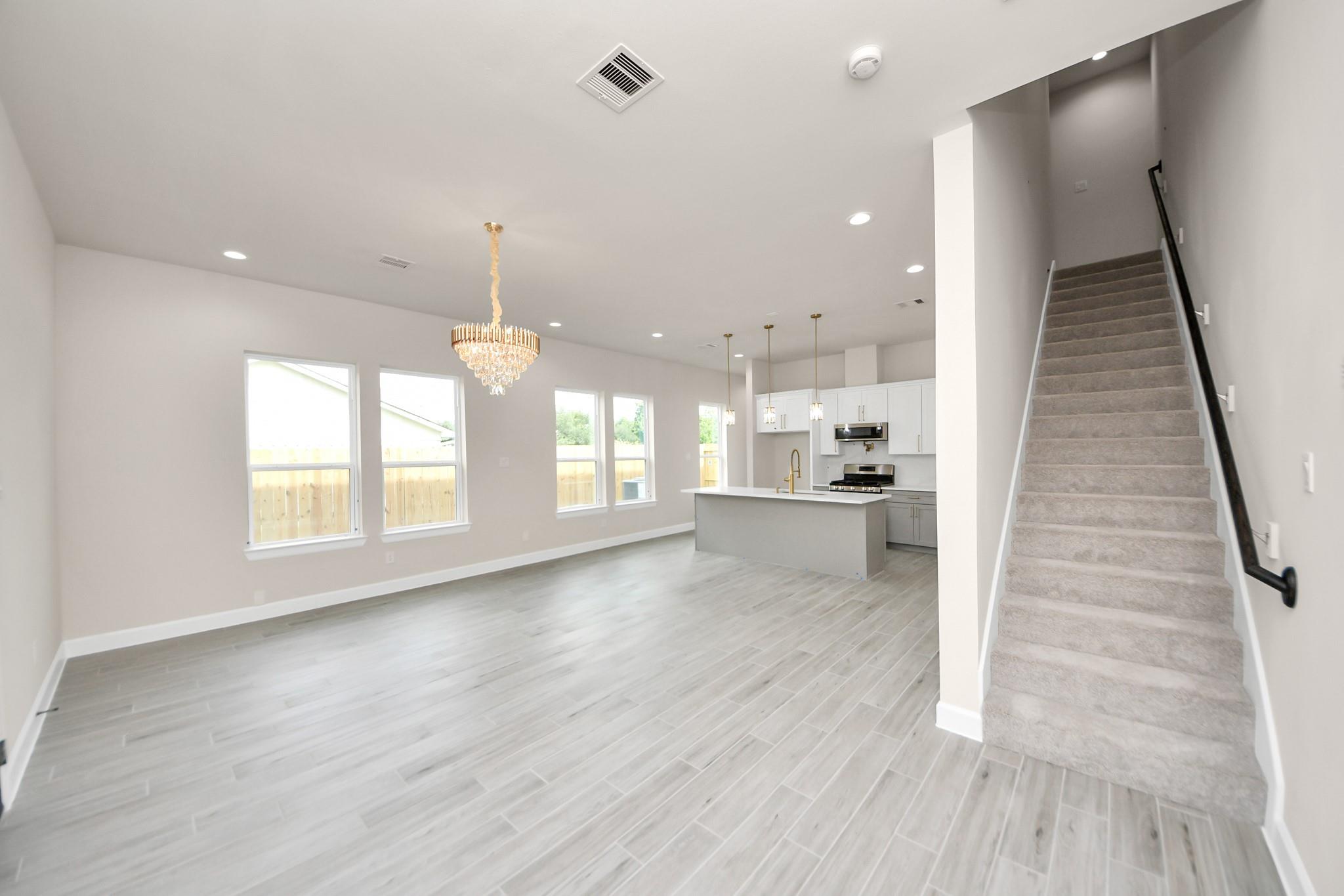 5218 Higgins Street Unit: A/B