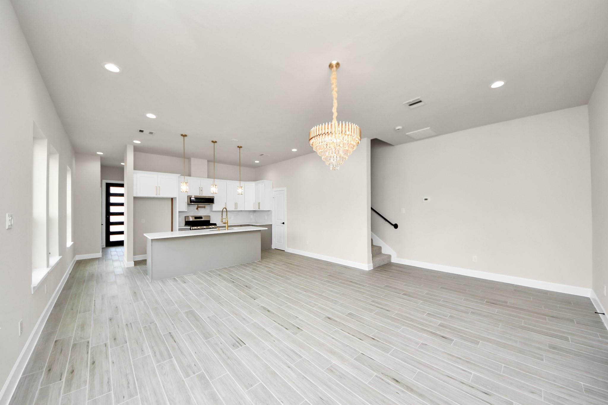 5218 Higgins Street Unit: A/B