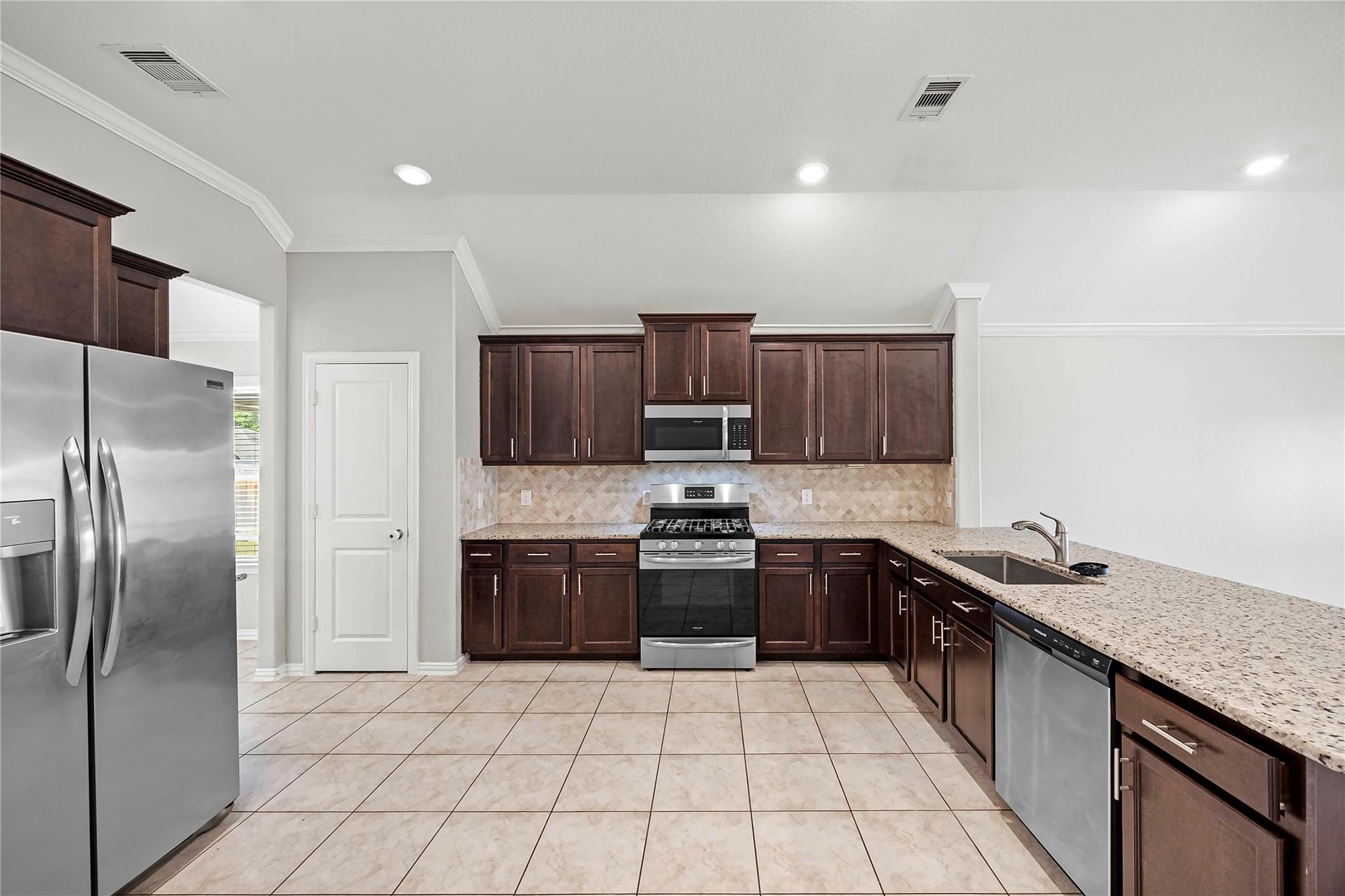 2919 Twin Cove Court Court