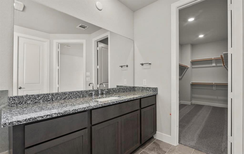7827 Albury Manor