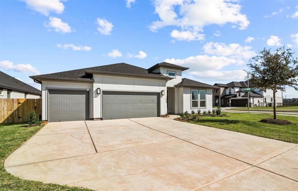 7827 Albury Manor