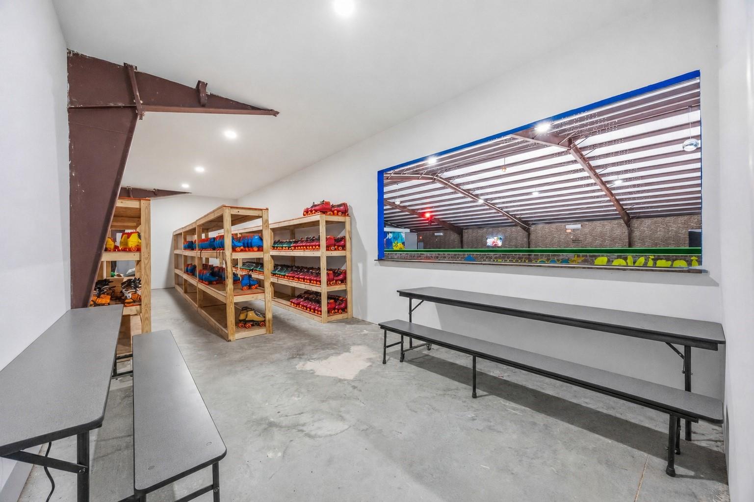 1061 County Road 6111