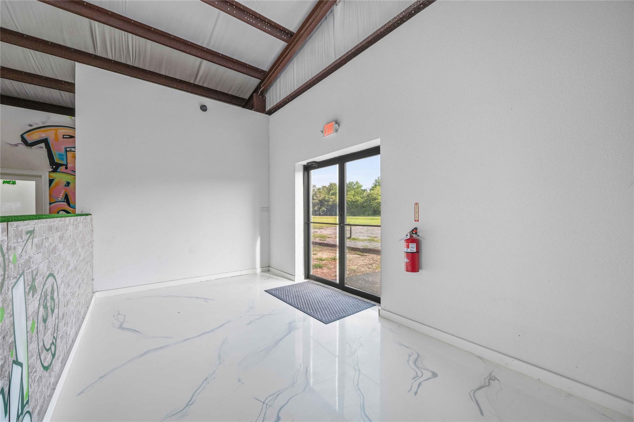 1061 County Road 6111