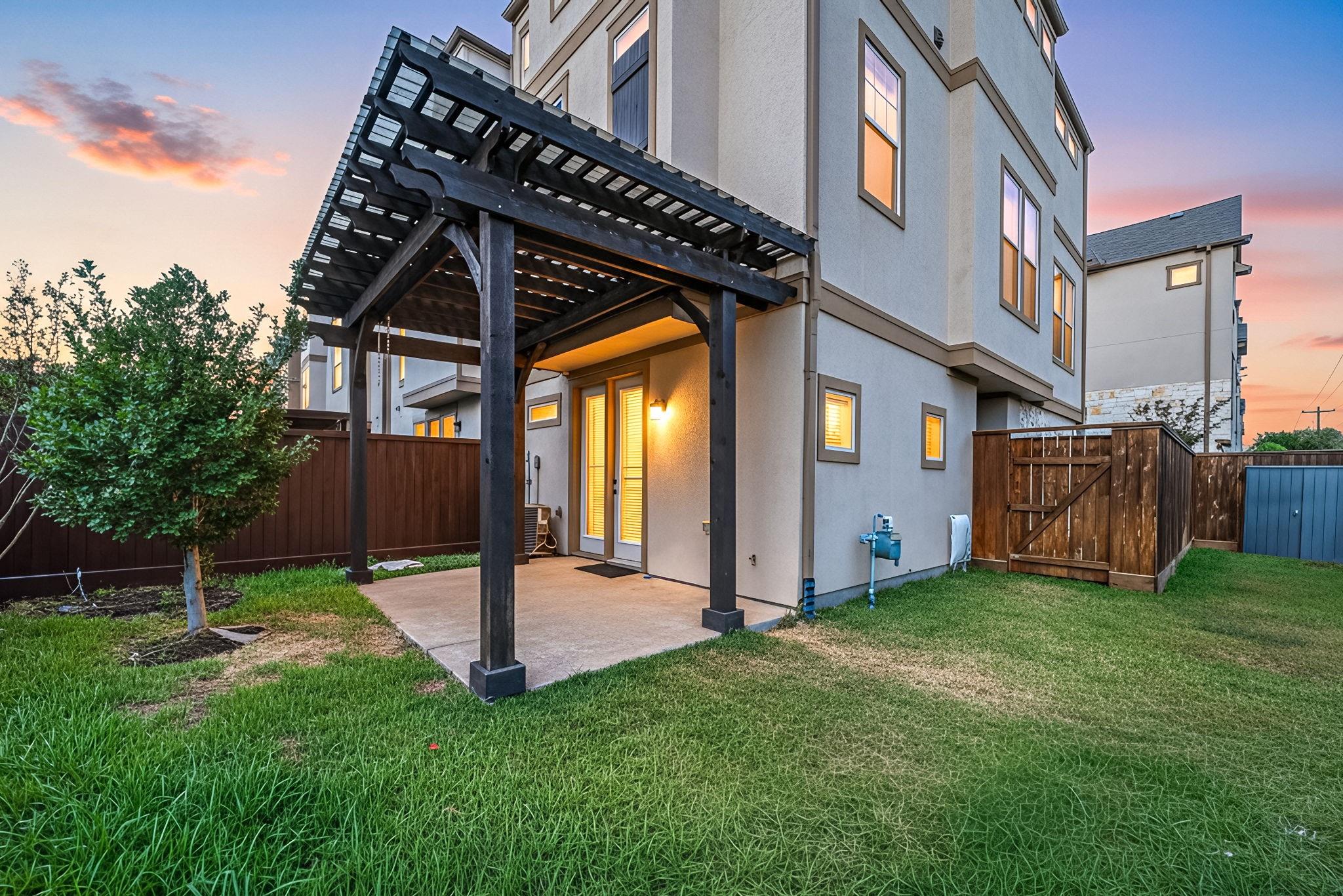 6703 Highclere Manor Lane