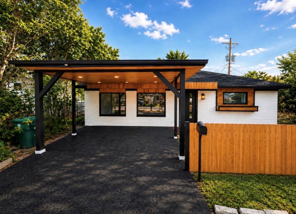 3702 Cochran Street