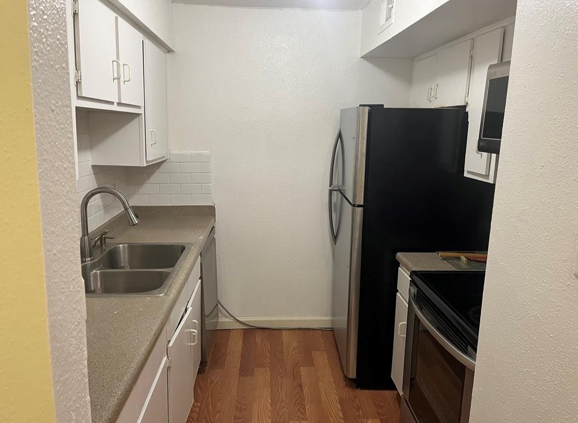 5625 Antoine Drive # 1404