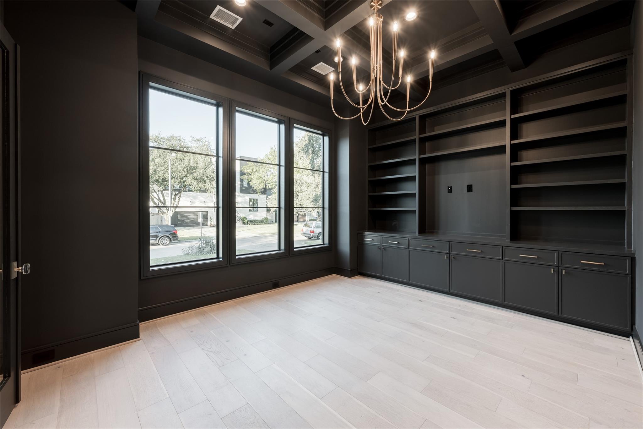 4923 Mimosa St Drive