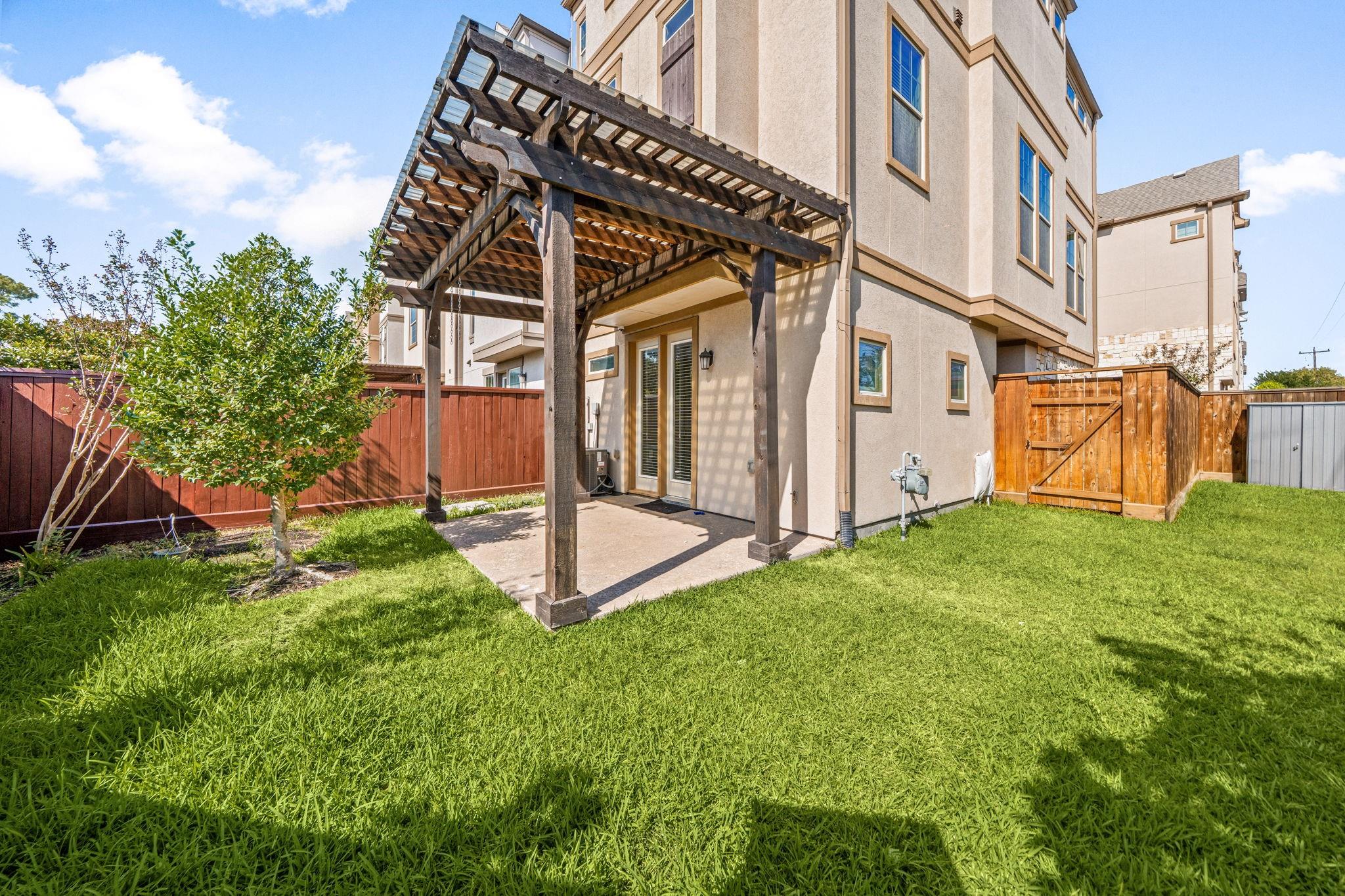 6703 Highclere Manor Lane