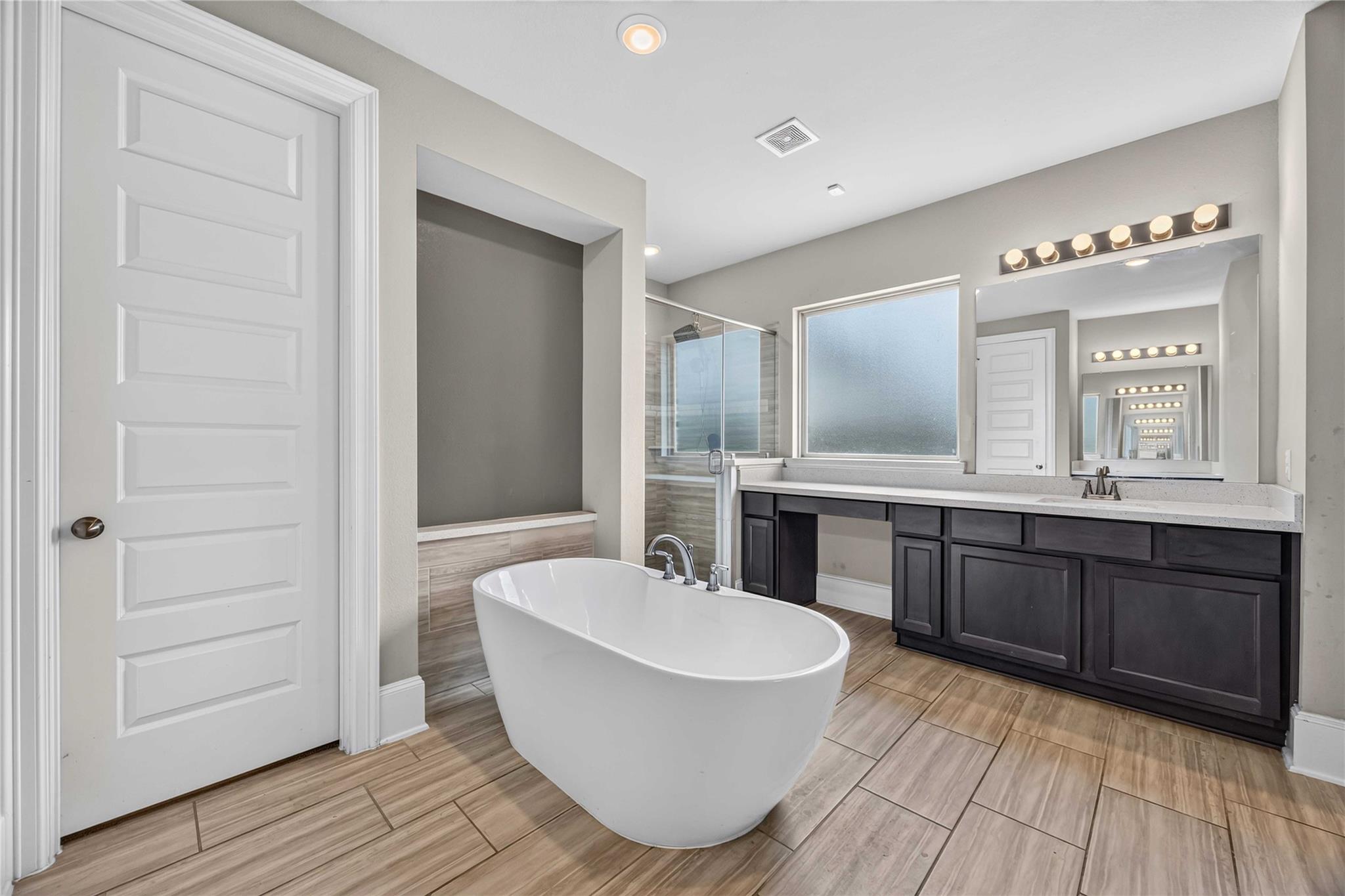 6203 Shore Ridge Court