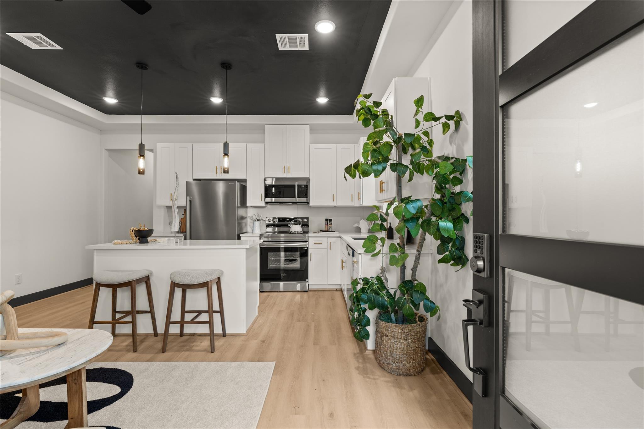 4335 Alvin Street Unit: A/B