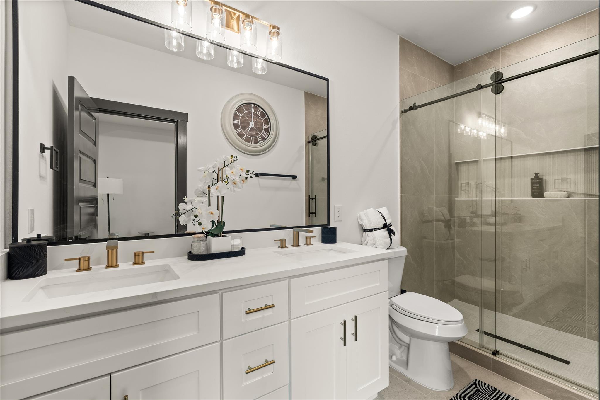 4335 Alvin Street Unit: A/B