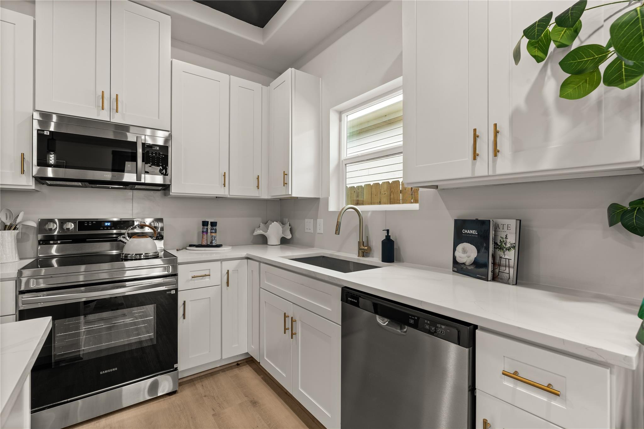4335 Alvin Street Unit: A/B