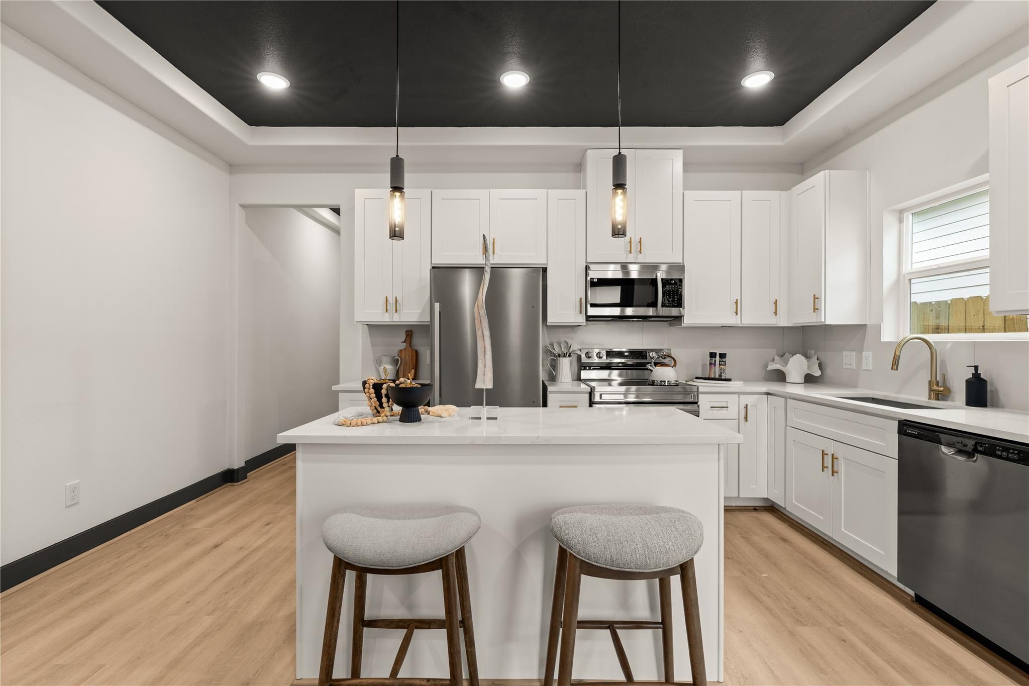 4335 Alvin Street Unit: A/B
