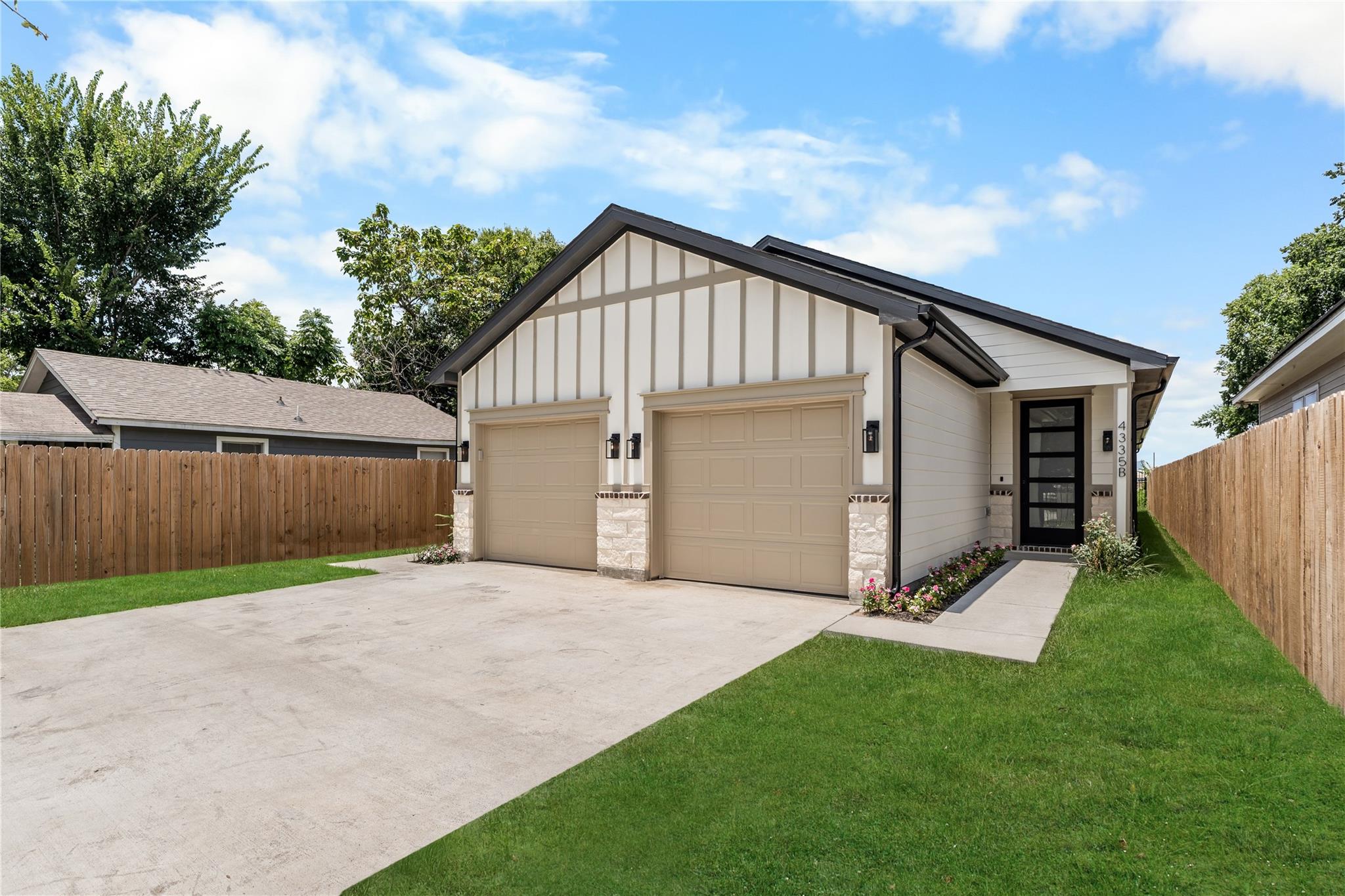 4335 Alvin Street Unit: A/B