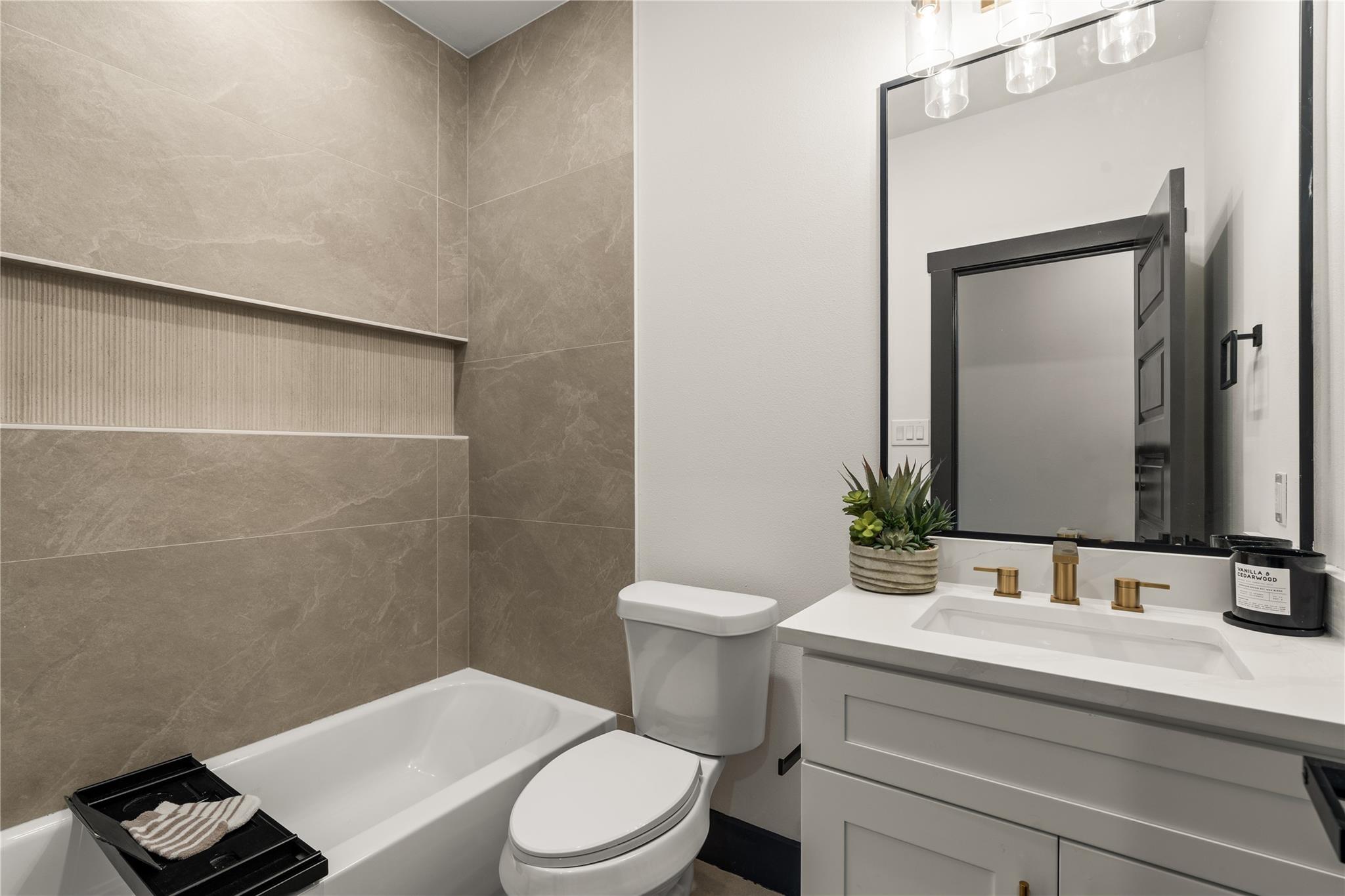 4335 Alvin Street Unit: A/B