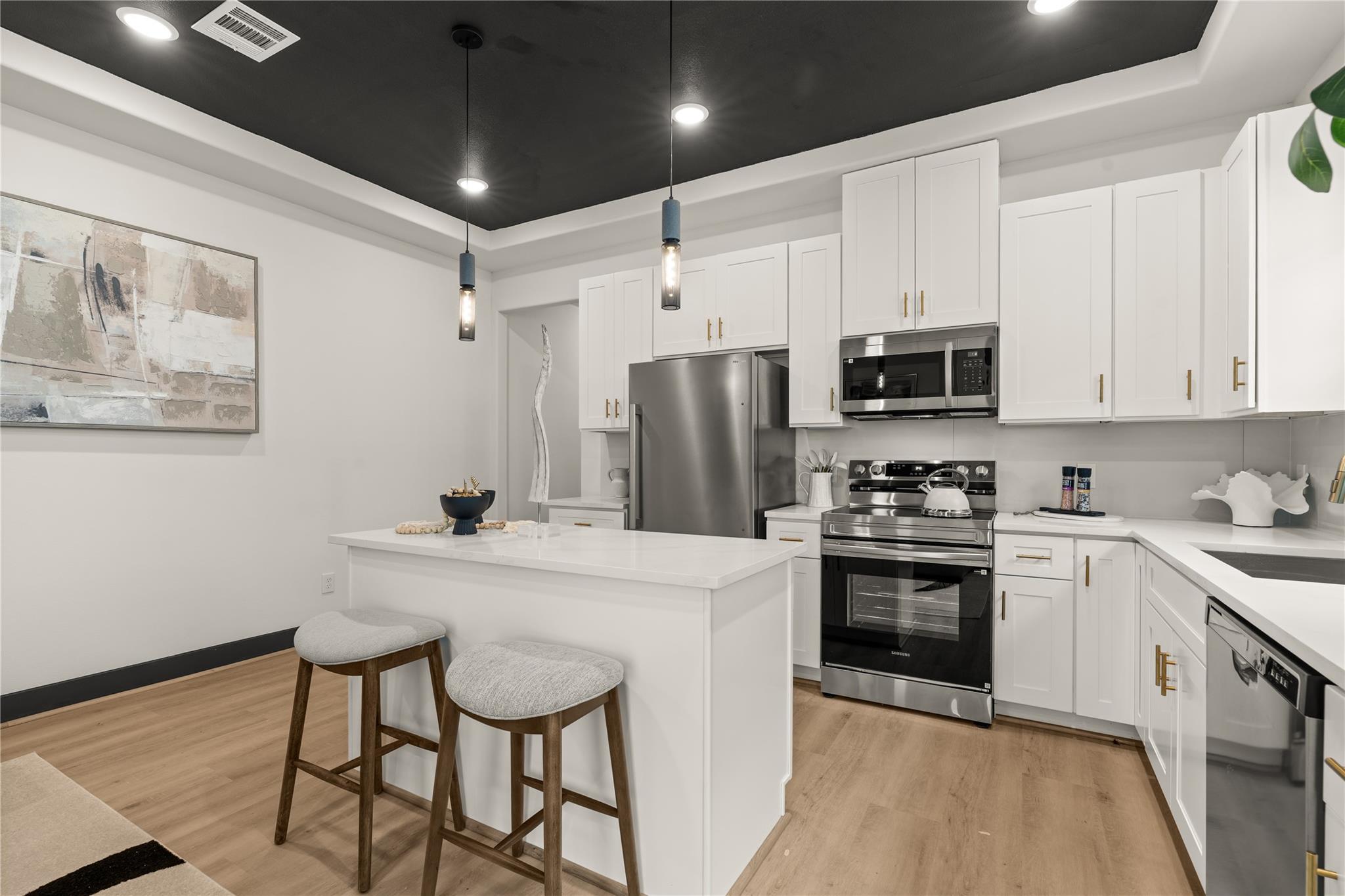 4335 Alvin Street Unit: A/B