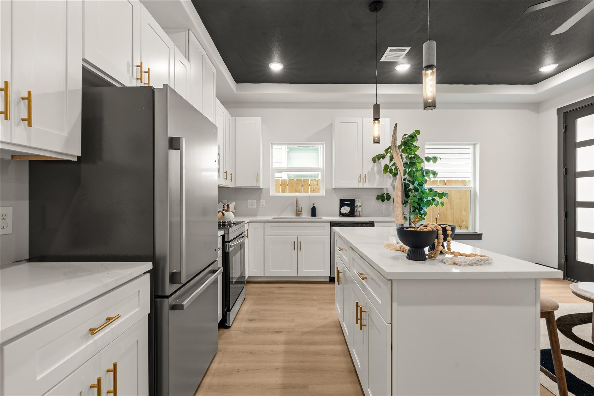 4335 Alvin Street Unit: A/B