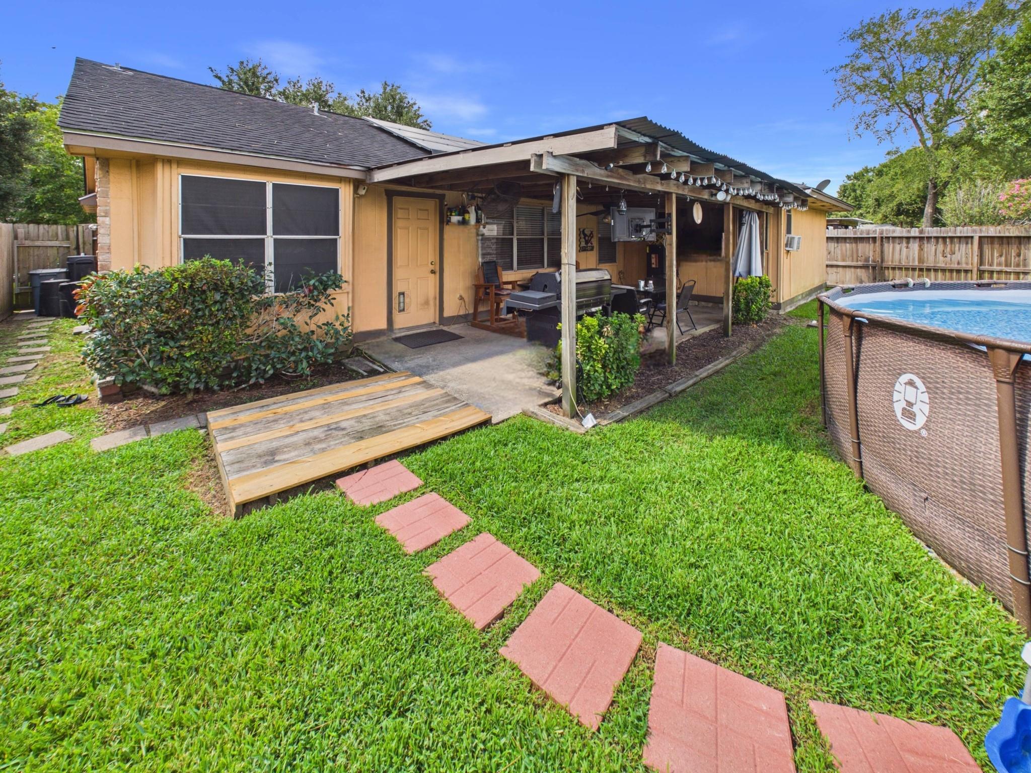 5807 Walnutgate Drive