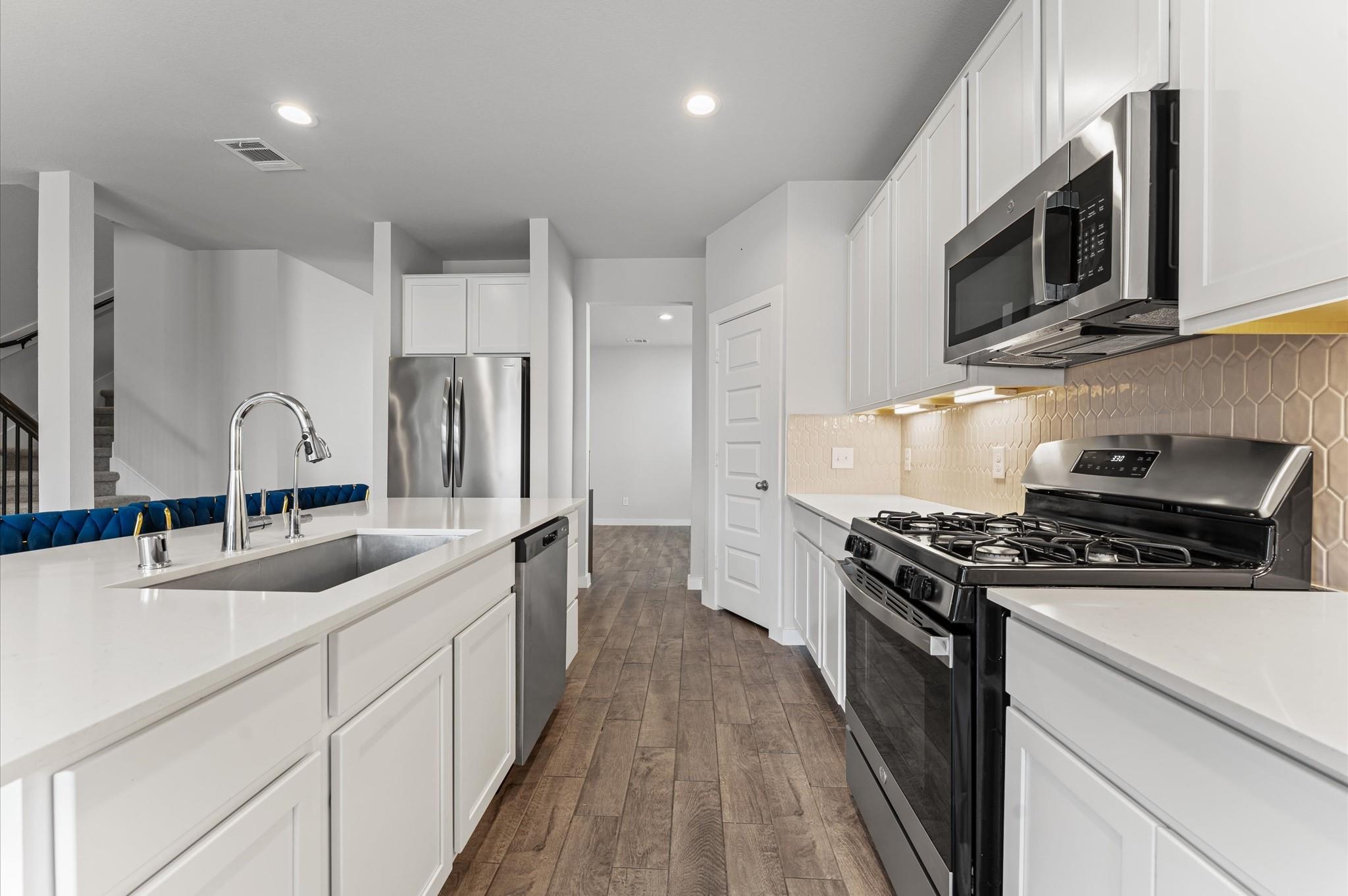 1585 Sunrise Gables Drive