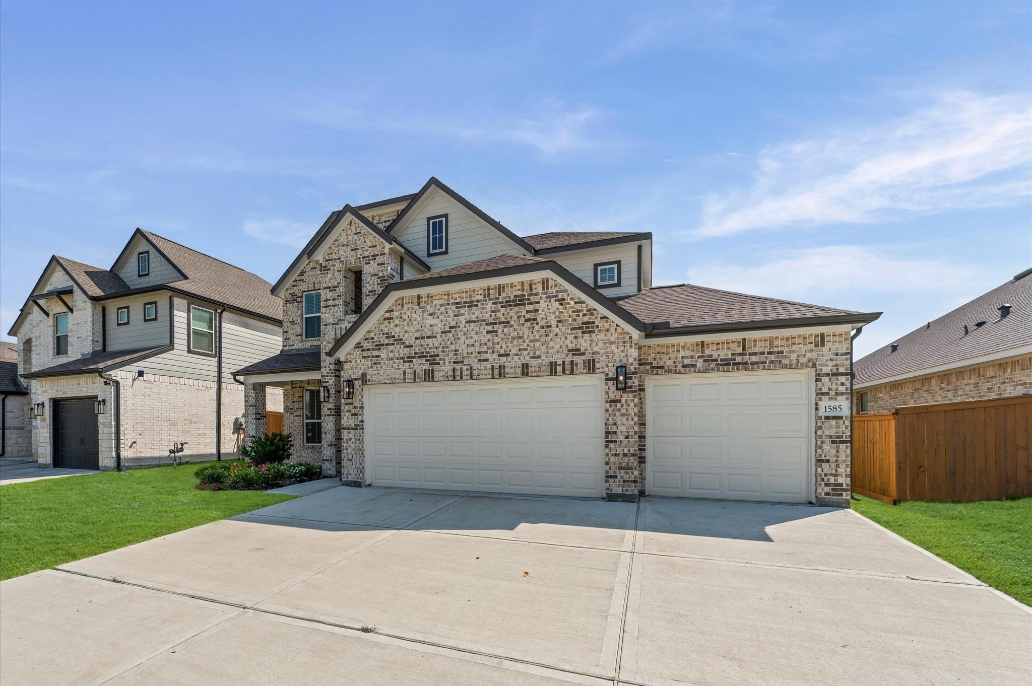 1585 Sunrise Gables Drive