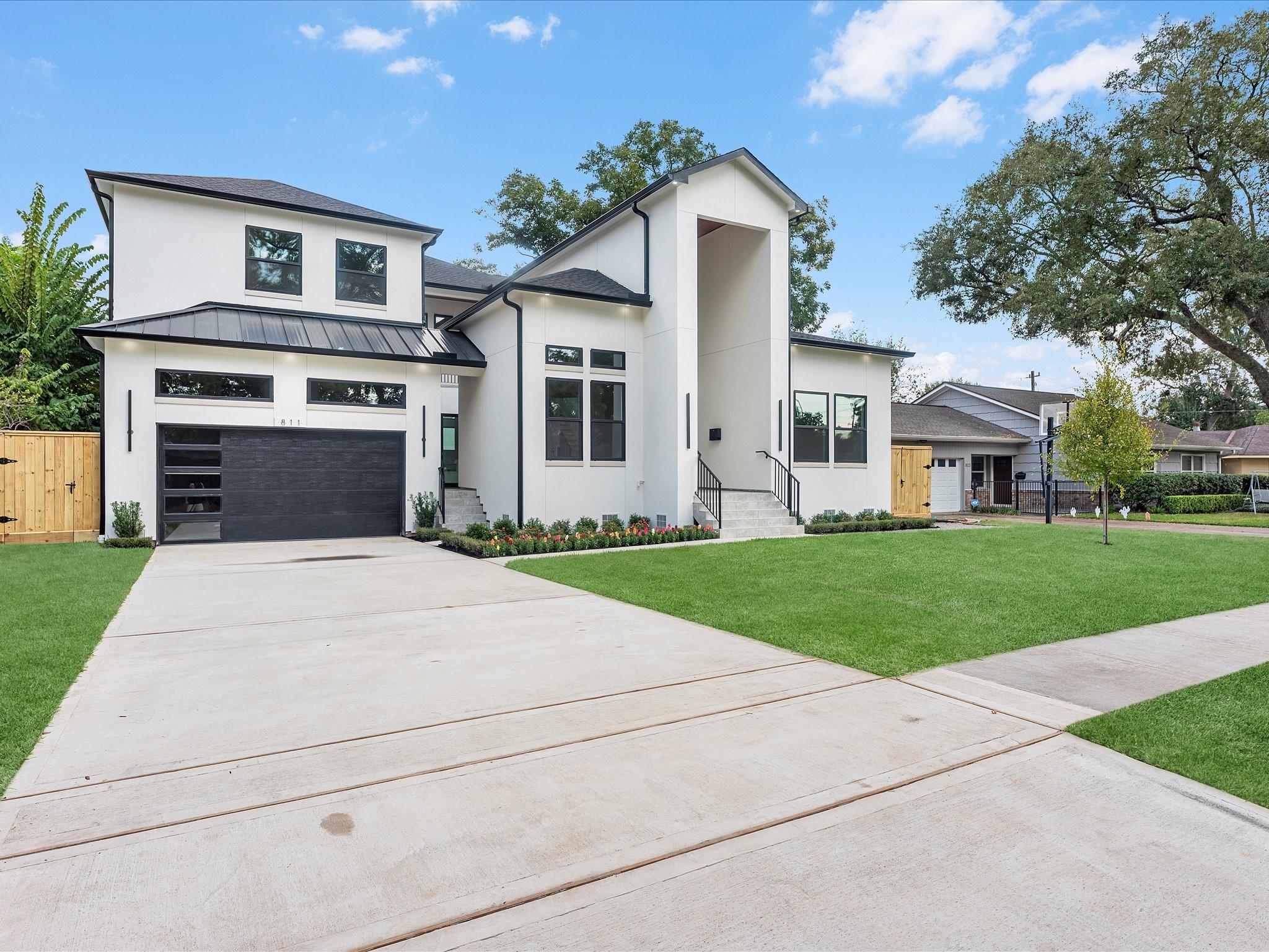 811 Woodstock Street
