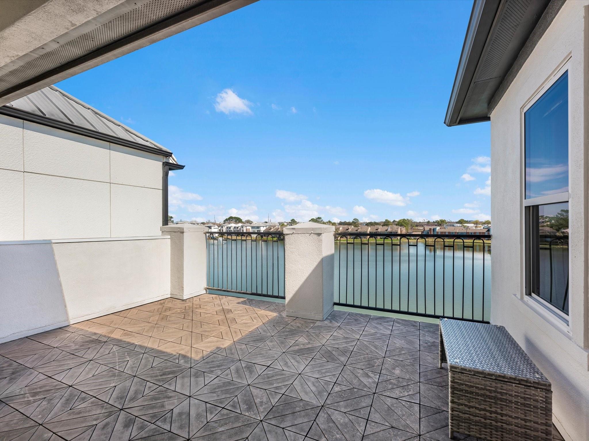 2110 Lakeshore Edge Drive